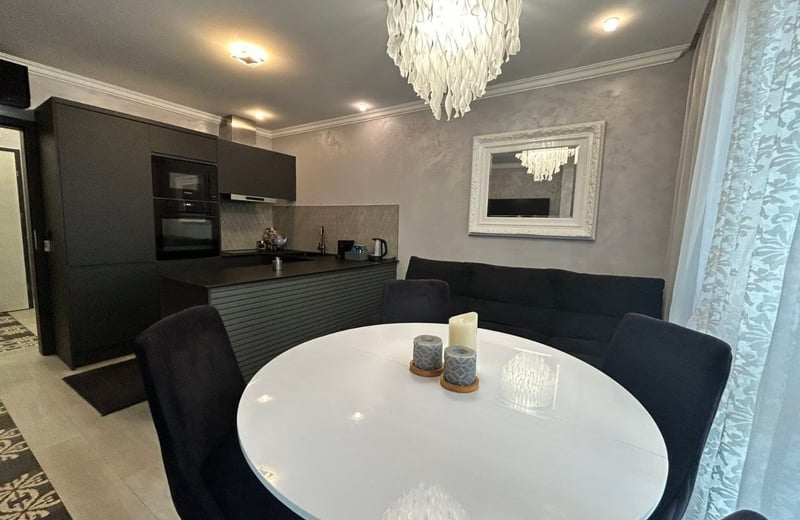 Vermietung luxuriöser 3-Zimmer-Apartments im Komplex Azur Premium, Varna, Bulgarien